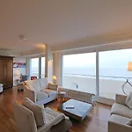 In With Stunning Sea View Apartamento